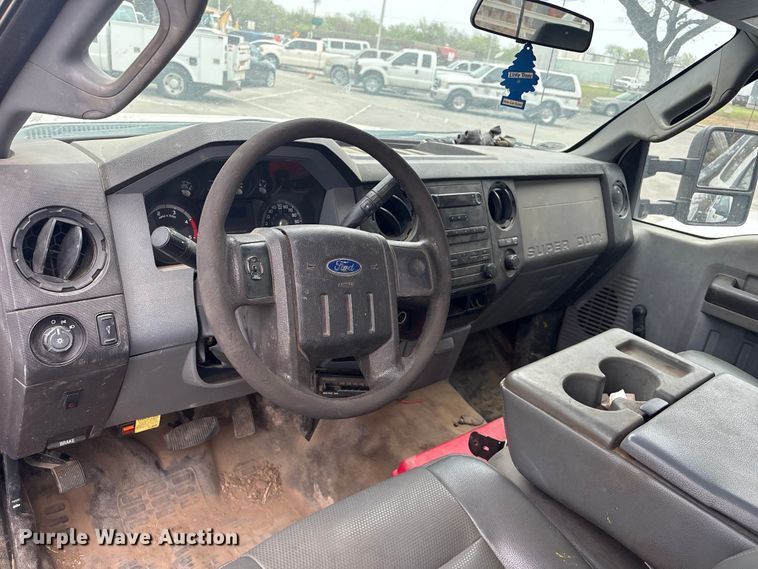 image for item FB8658 2015 Ford F250 Super Duty pickup truck