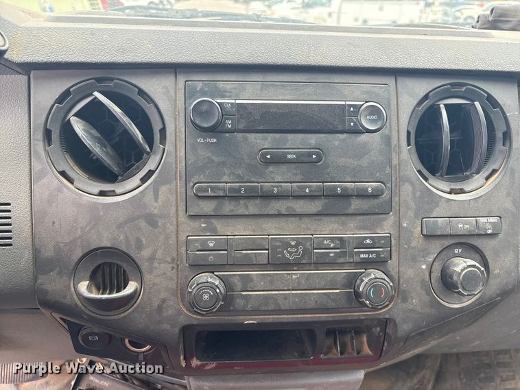 image for item FB8658 2015 Ford F250 Super Duty pickup truck