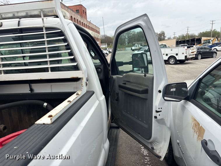 image for item FB8658 2015 Ford F250 Super Duty pickup truck