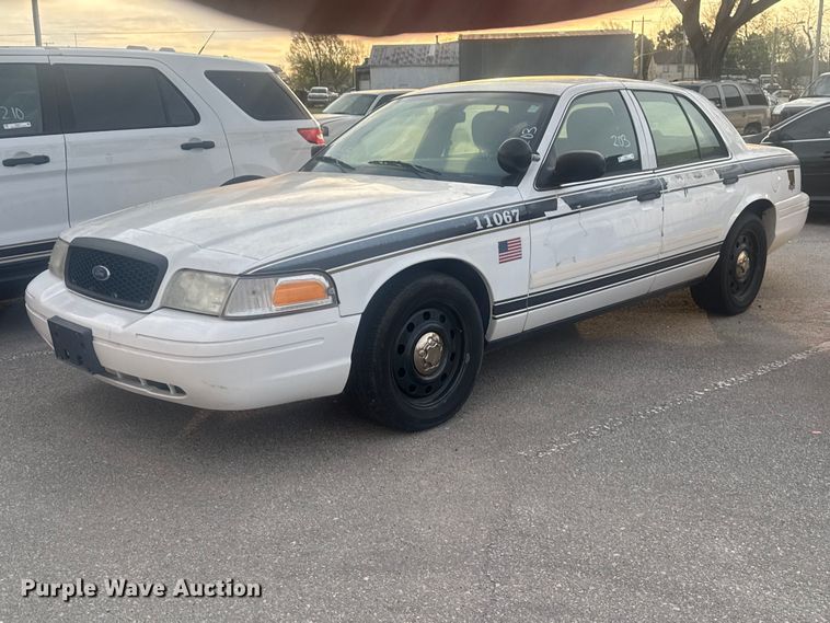 image for item FB8660 2011 Ford Crown Victoria Police Interceptor 