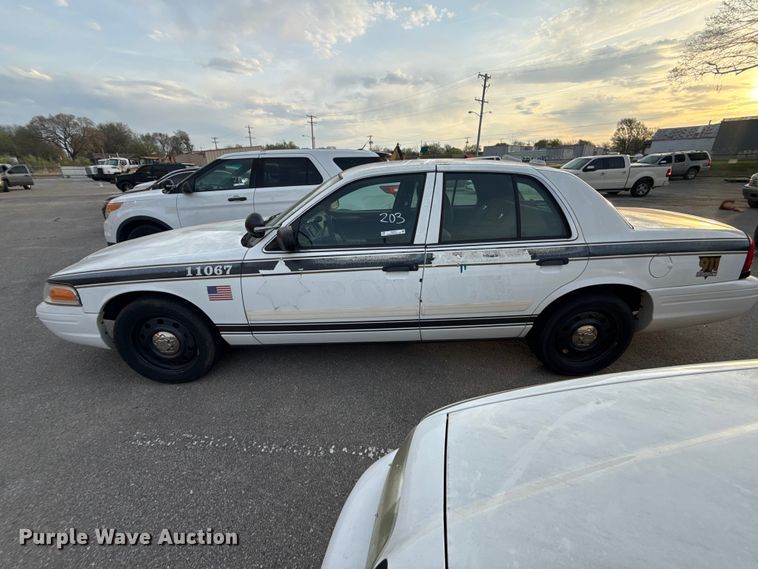 image for item FB8660 2011 Ford Crown Victoria Police Interceptor 