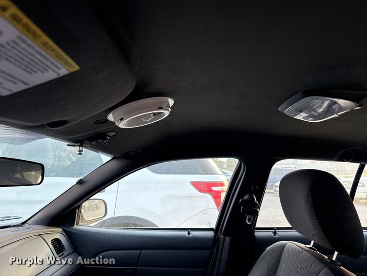 image for item FB8660 2011 Ford Crown Victoria Police Interceptor 