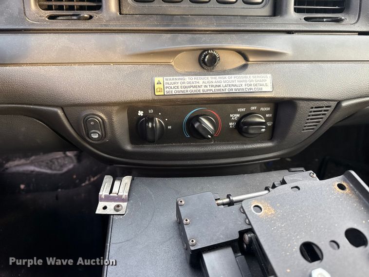 image for item FB8660 2011 Ford Crown Victoria Police Interceptor 