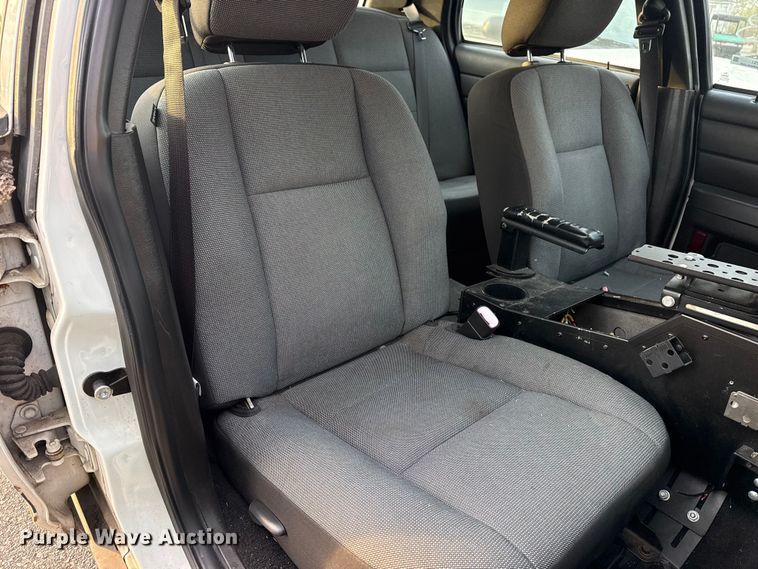 image for item FB8660 2011 Ford Crown Victoria Police Interceptor 