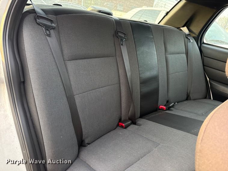 image for item FB8660 2011 Ford Crown Victoria Police Interceptor 