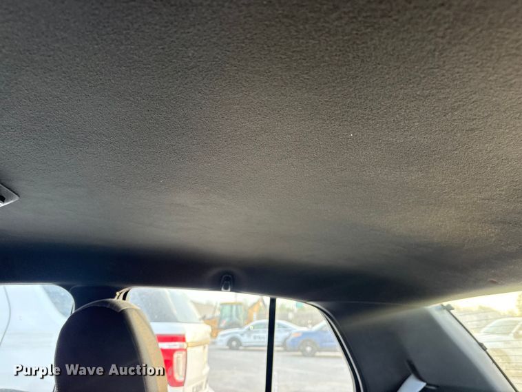 image for item FB8660 2011 Ford Crown Victoria Police Interceptor 