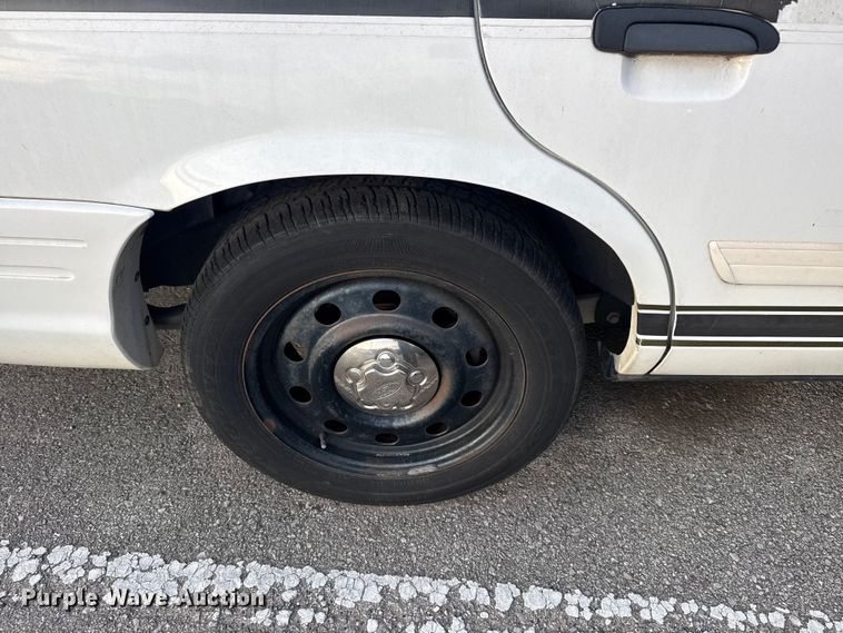 image for item FB8660 2011 Ford Crown Victoria Police Interceptor 