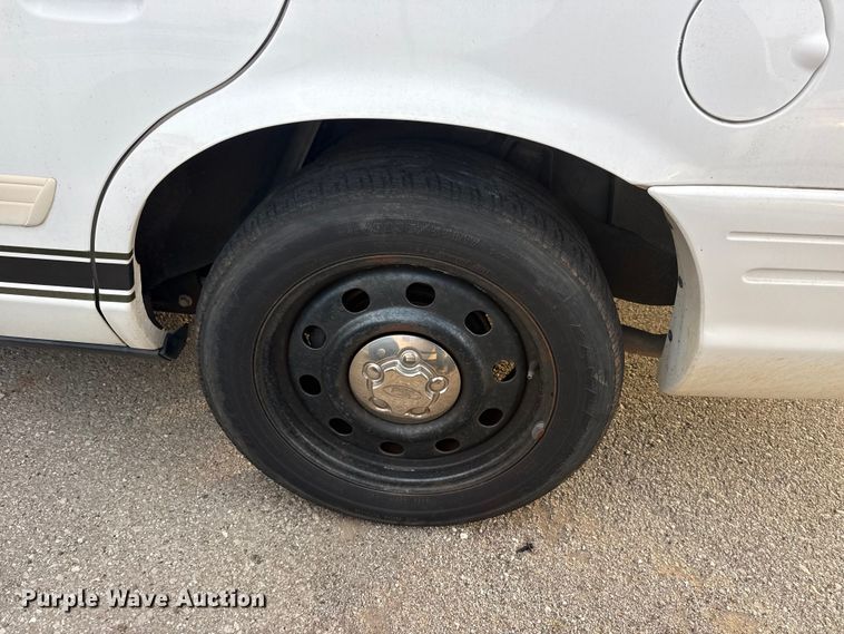 image for item FB8660 2011 Ford Crown Victoria Police Interceptor 