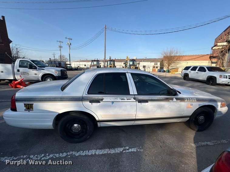 image for item FB8661 2011 Ford Crown Victoria Police Interceptor 