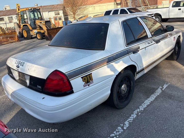 image for item FB8661 2011 Ford Crown Victoria Police Interceptor 