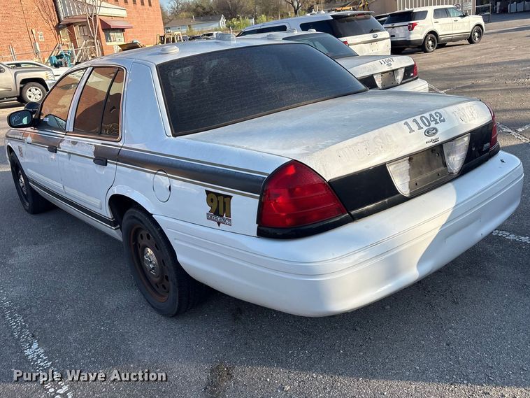 image for item FB8661 2011 Ford Crown Victoria Police Interceptor 