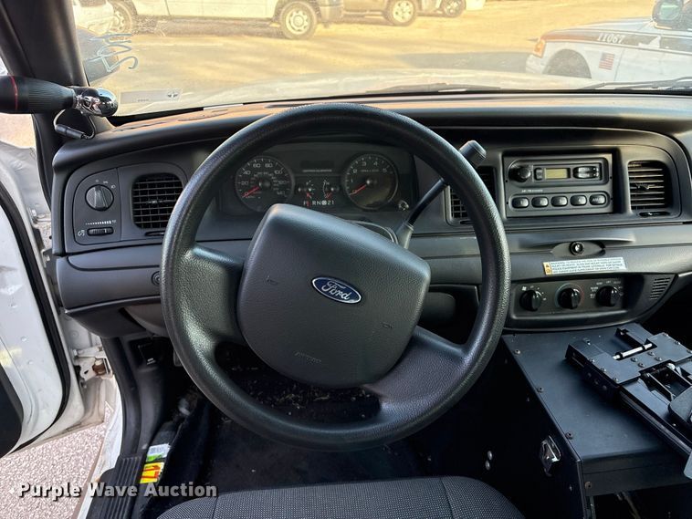 image for item FB8661 2011 Ford Crown Victoria Police Interceptor 