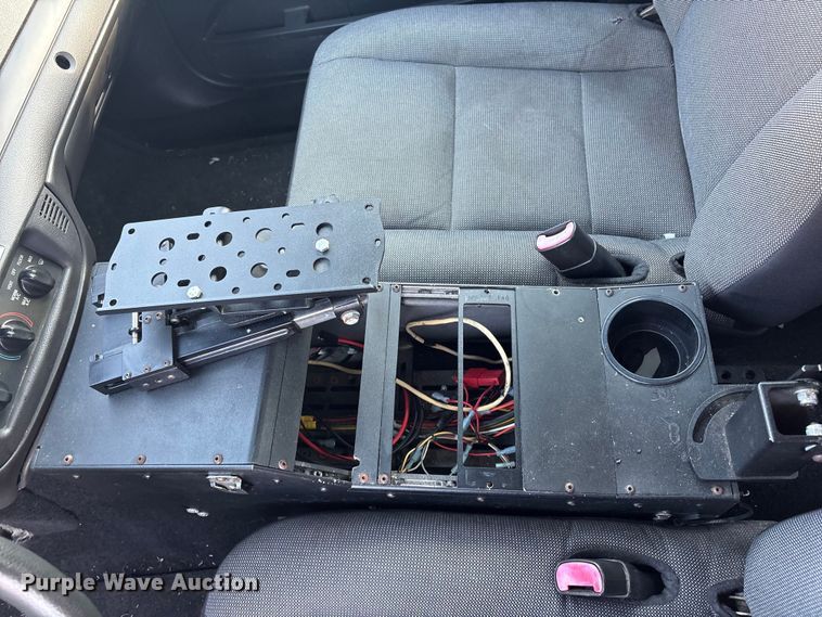 image for item FB8661 2011 Ford Crown Victoria Police Interceptor 