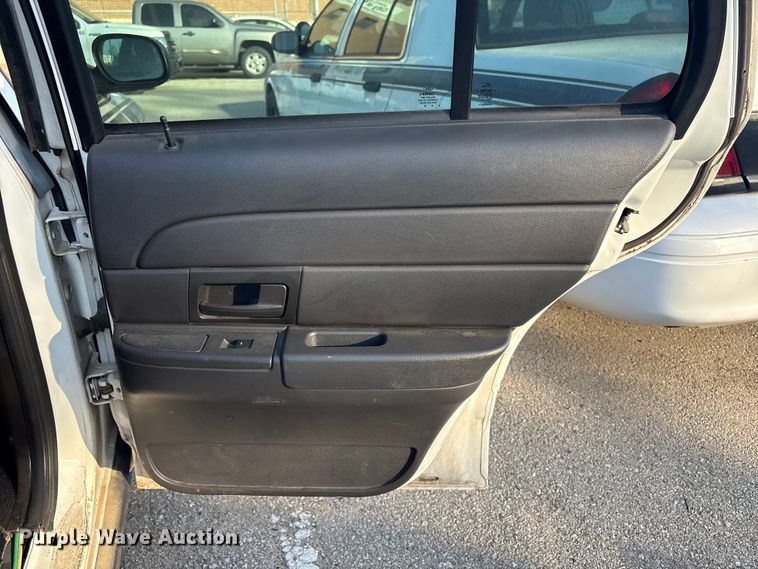 image for item FB8661 2011 Ford Crown Victoria Police Interceptor 