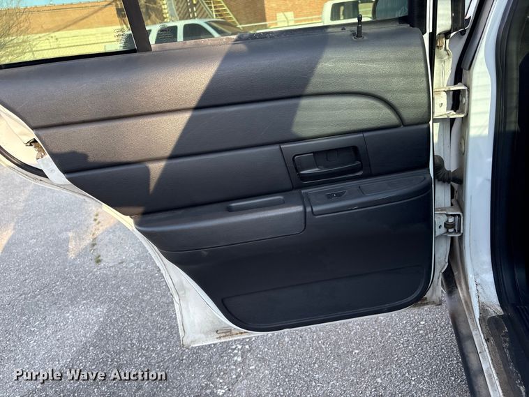 image for item FB8661 2011 Ford Crown Victoria Police Interceptor 