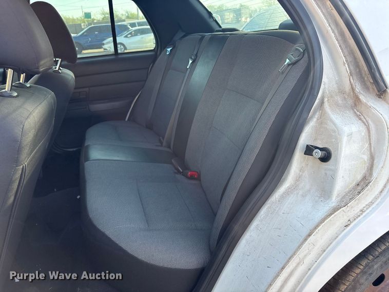 image for item FB8661 2011 Ford Crown Victoria Police Interceptor 