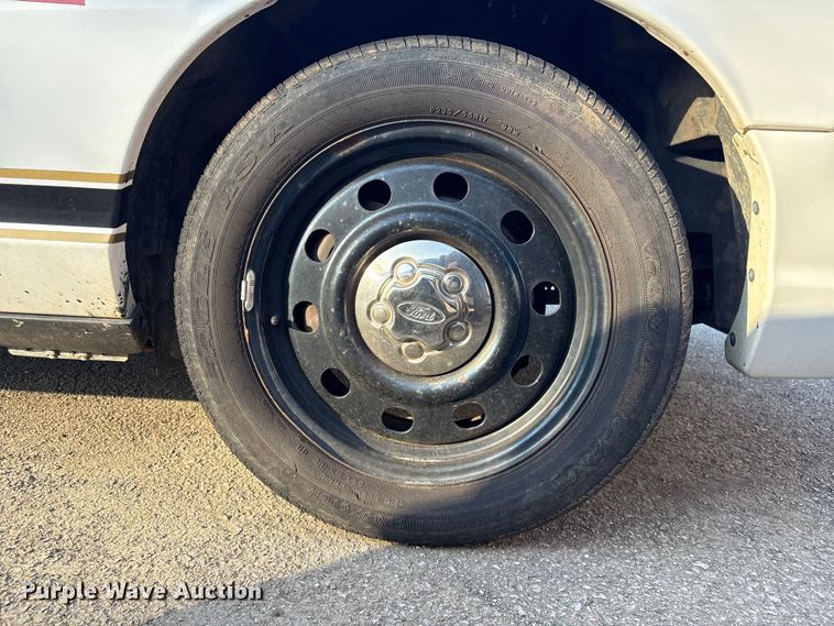 image for item FB8661 2011 Ford Crown Victoria Police Interceptor 