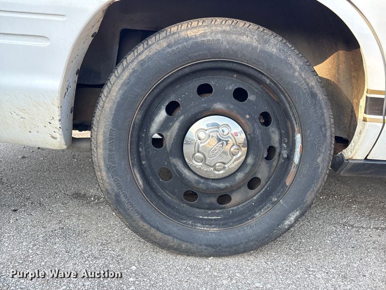 image for item FB8661 2011 Ford Crown Victoria Police Interceptor 