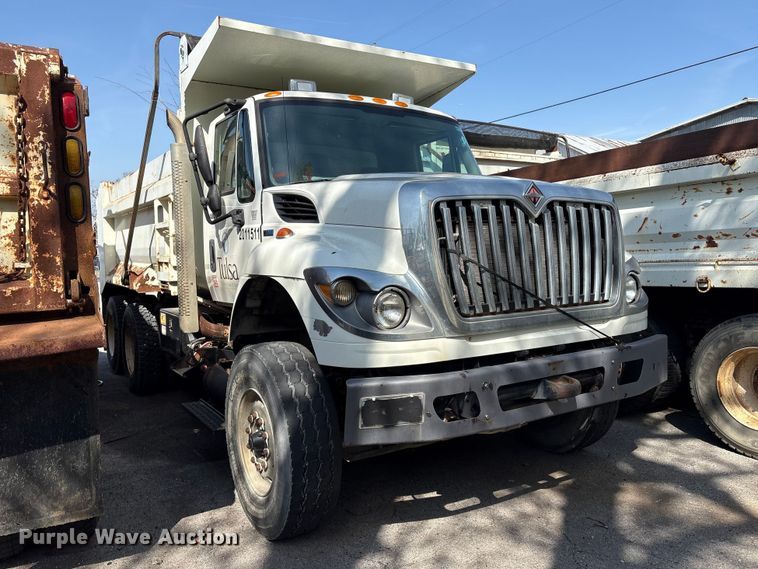 image for item FB8662 2011 International WorkStar 7400 dump truck