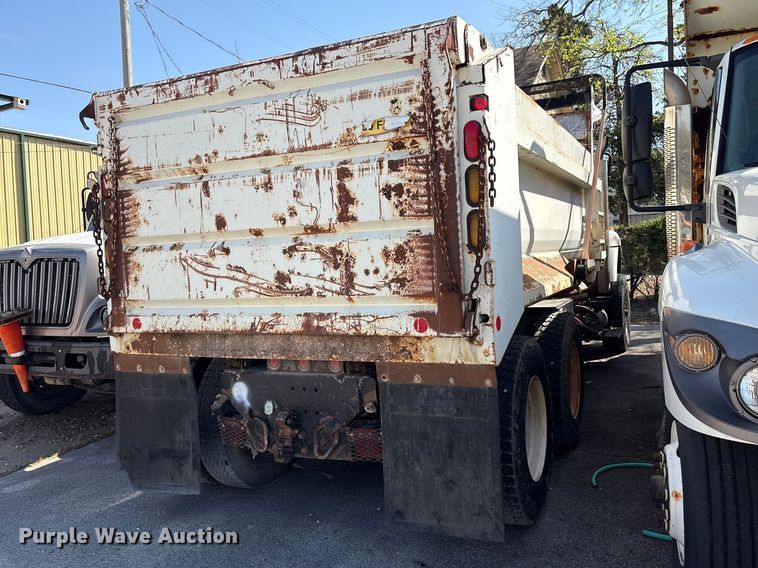 image for item FB8662 2011 International WorkStar 7400 dump truck