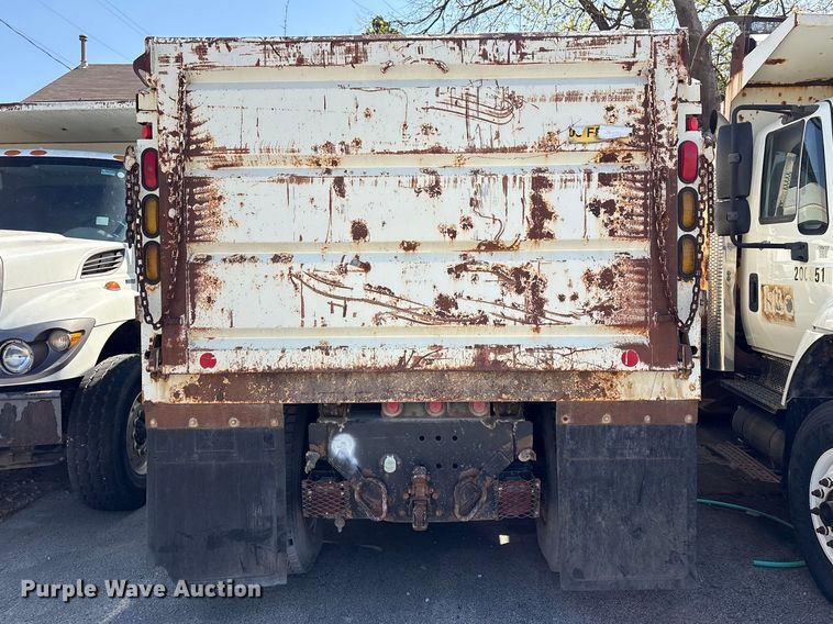 image for item FB8662 2011 International WorkStar 7400 dump truck