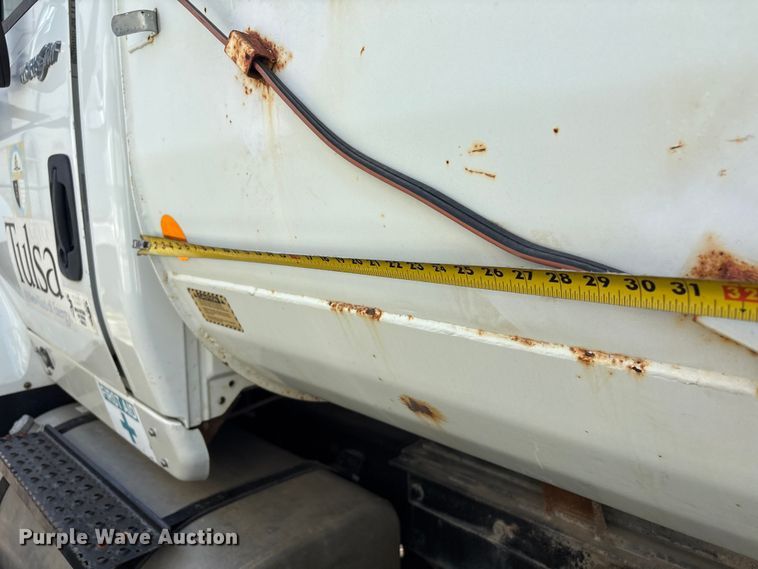 image for item FB8662 2011 International WorkStar 7400 dump truck