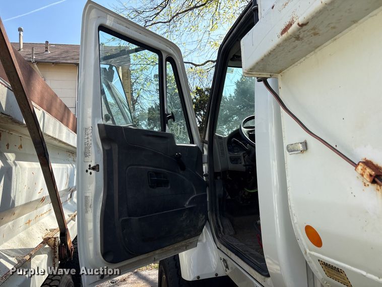 image for item FB8662 2011 International WorkStar 7400 dump truck