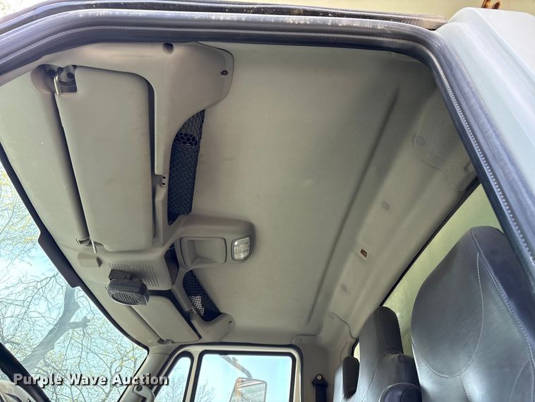 image for item FB8662 2011 International WorkStar 7400 dump truck