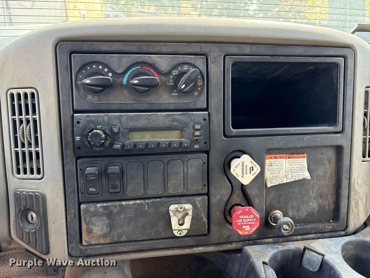 image for item FB8662 2011 International WorkStar 7400 dump truck