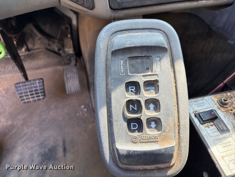 image for item FB8662 2011 International WorkStar 7400 dump truck