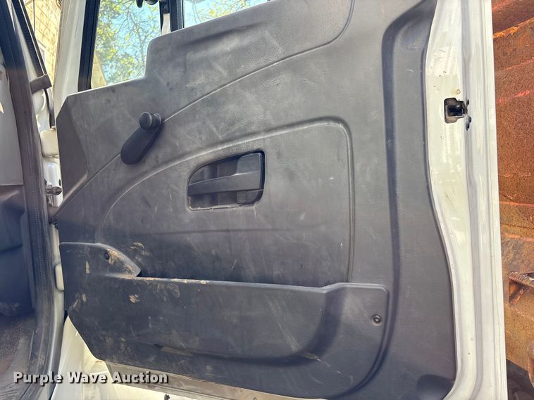 image for item FB8662 2011 International WorkStar 7400 dump truck