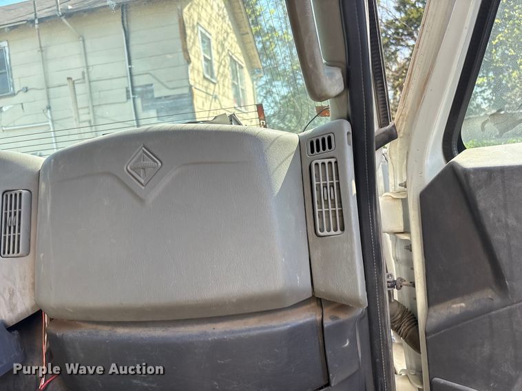 image for item FB8662 2011 International WorkStar 7400 dump truck