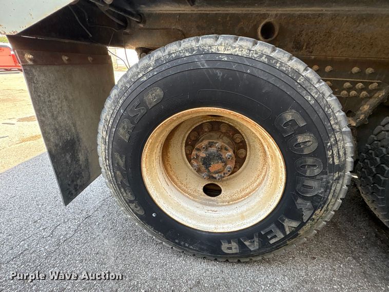 image for item FB8662 2011 International WorkStar 7400 dump truck