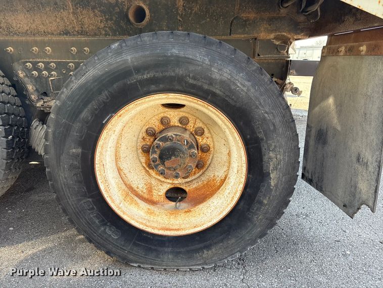 image for item FB8662 2011 International WorkStar 7400 dump truck