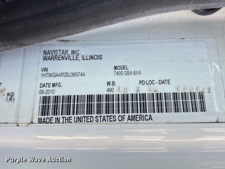 image for item FB8662 2011 International WorkStar 7400 dump truck