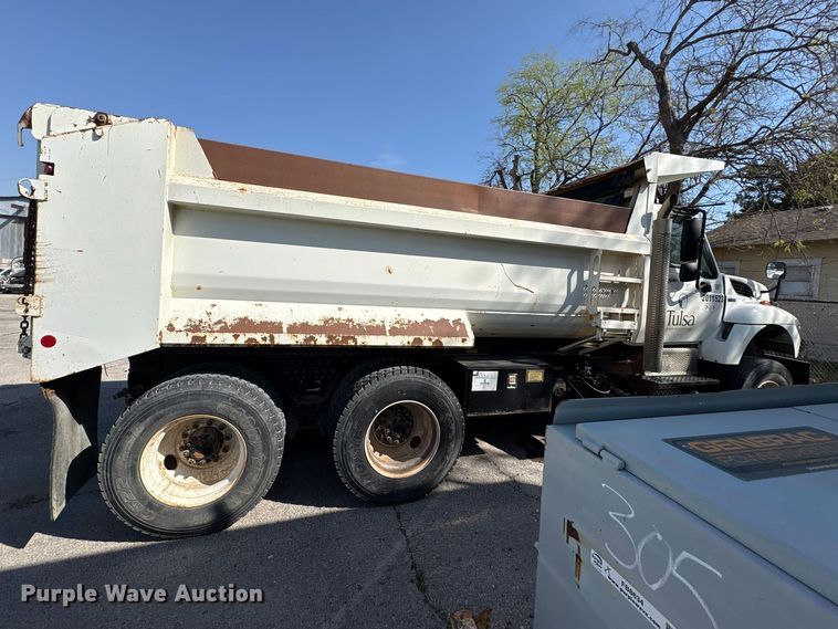 image for item FB8663 2011 International WorkStar 7400 dump truck