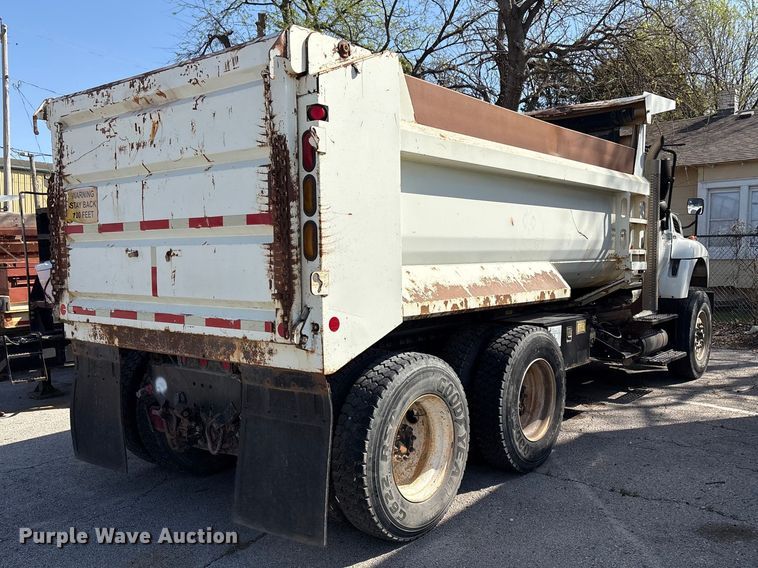 image for item FB8663 2011 International WorkStar 7400 dump truck