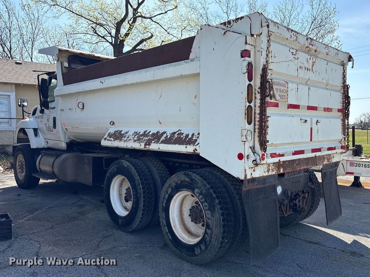 image for item FB8663 2011 International WorkStar 7400 dump truck