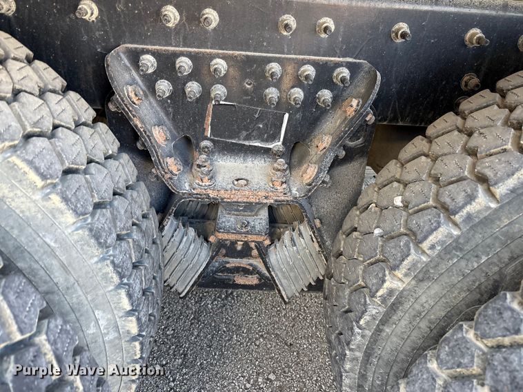 image for item FB8663 2011 International WorkStar 7400 dump truck