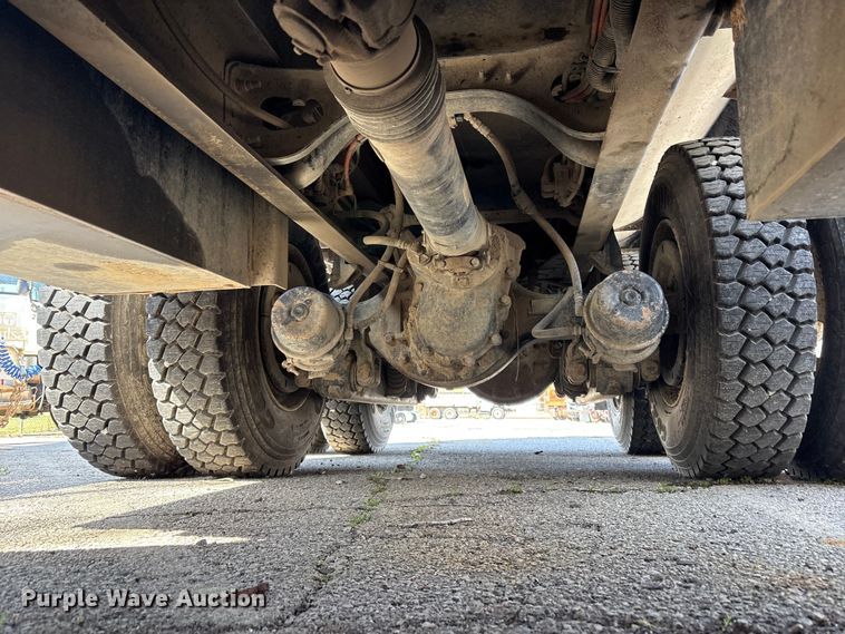 image for item FB8663 2011 International WorkStar 7400 dump truck