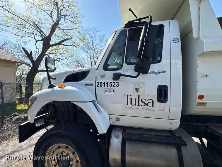 image for item FB8663 2011 International WorkStar 7400 dump truck