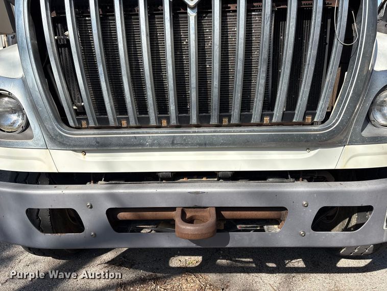 image for item FB8663 2011 International WorkStar 7400 dump truck