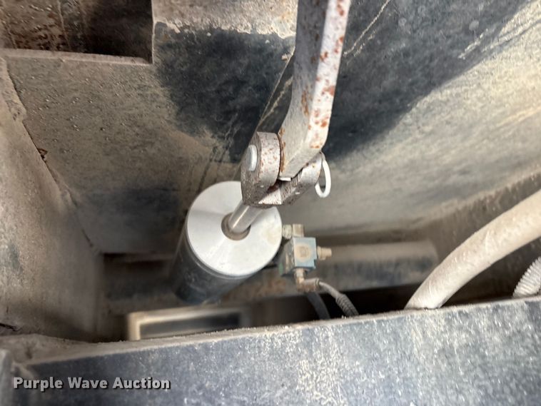 image for item FB8663 2011 International WorkStar 7400 dump truck