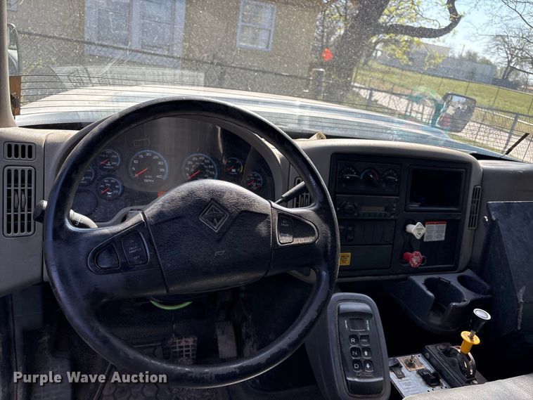 image for item FB8663 2011 International WorkStar 7400 dump truck