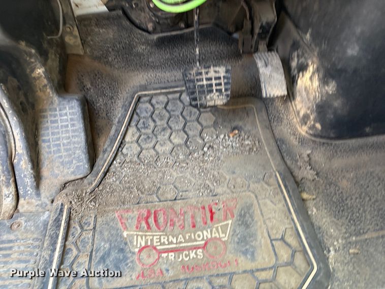 image for item FB8663 2011 International WorkStar 7400 dump truck