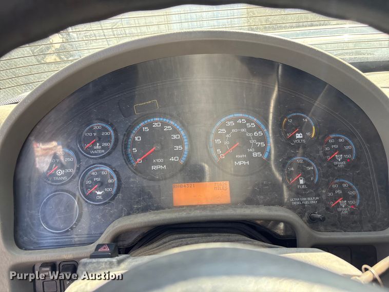 image for item FB8663 2011 International WorkStar 7400 dump truck