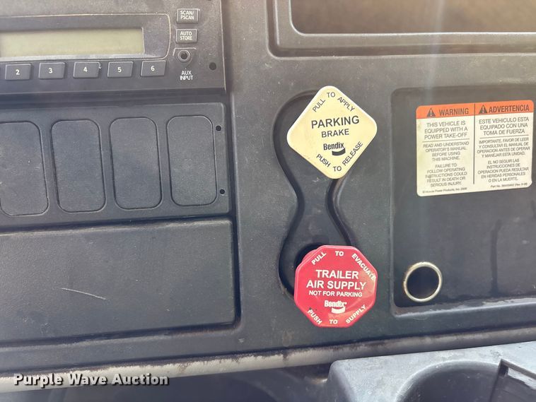 image for item FB8663 2011 International WorkStar 7400 dump truck