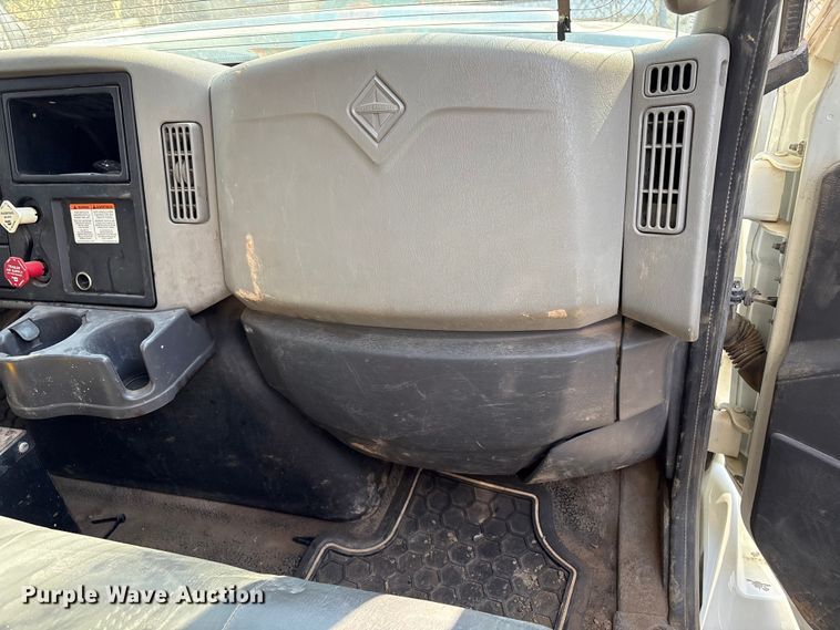 image for item FB8663 2011 International WorkStar 7400 dump truck