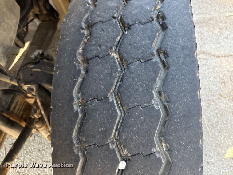 image for item FB8663 2011 International WorkStar 7400 dump truck