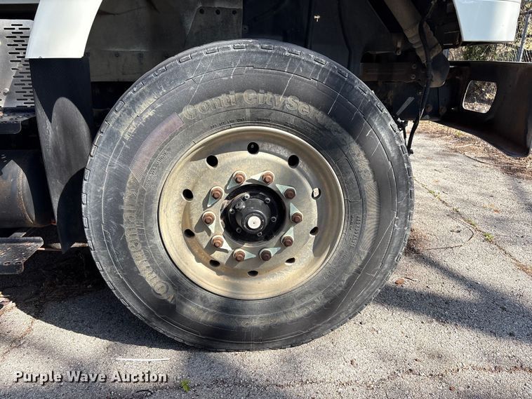 image for item FB8663 2011 International WorkStar 7400 dump truck